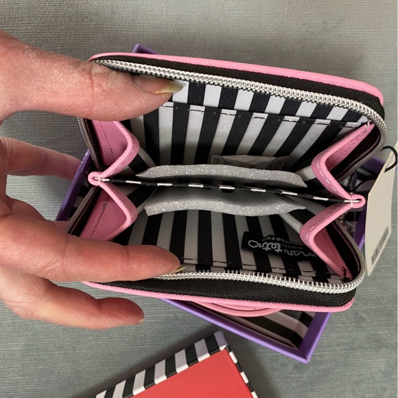 NWT Mark Tetro wristlet wallet in box. Pink wallet with yorkie.6“ x 4.5“ x 1.5“. - Picture 11 of 16